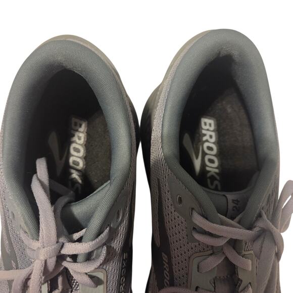 Brooks Beast GTS 24 in Primer Grey/Ebony
Pristine!  Men\'s size 10.5 walk/run main image 9